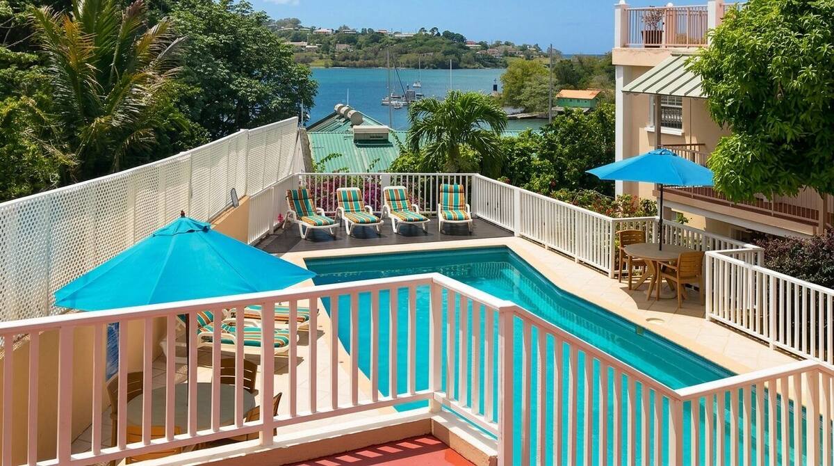 Poinsettia Villa Apartments